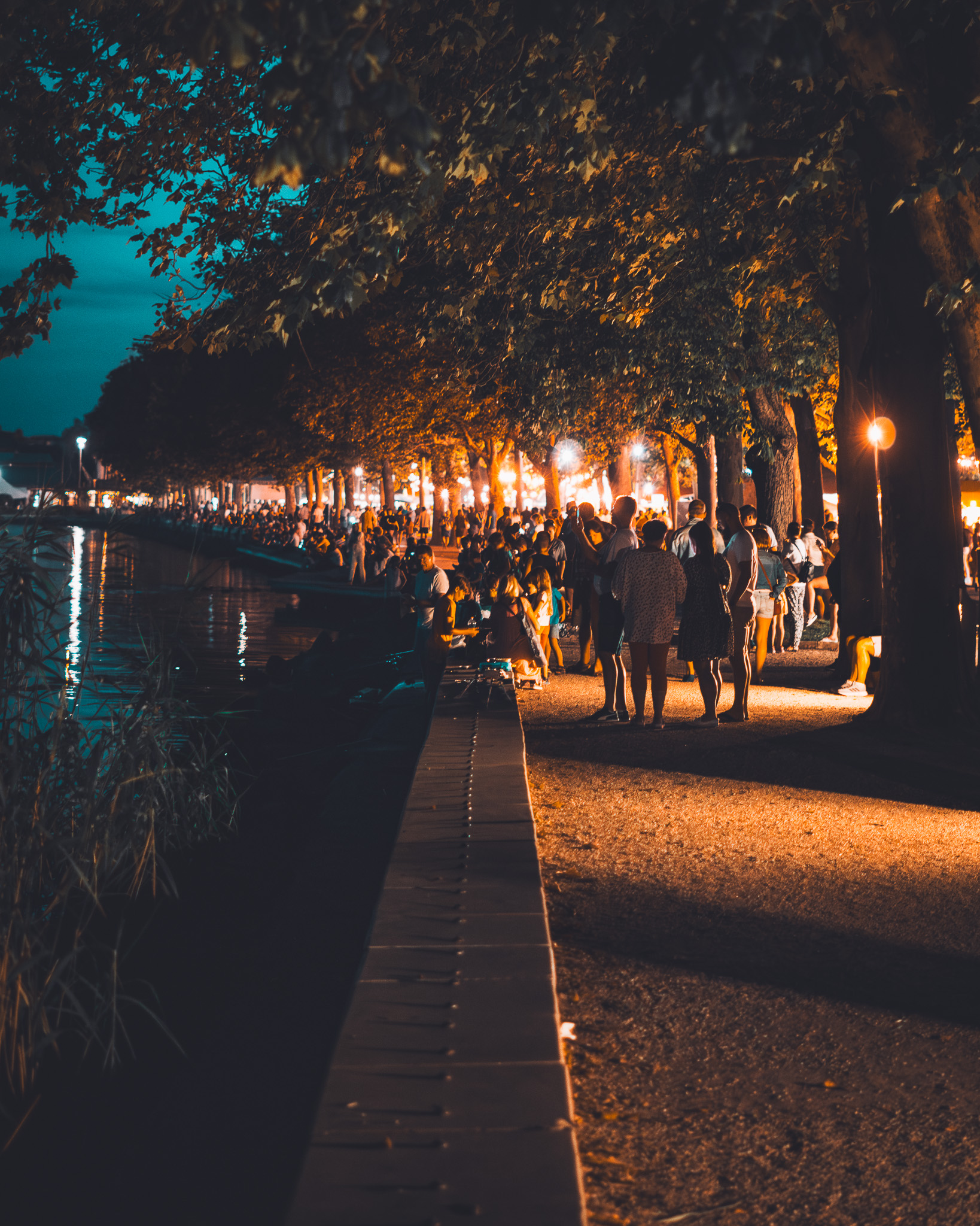 Prominade in Balaton at night lit up by countless warm lights